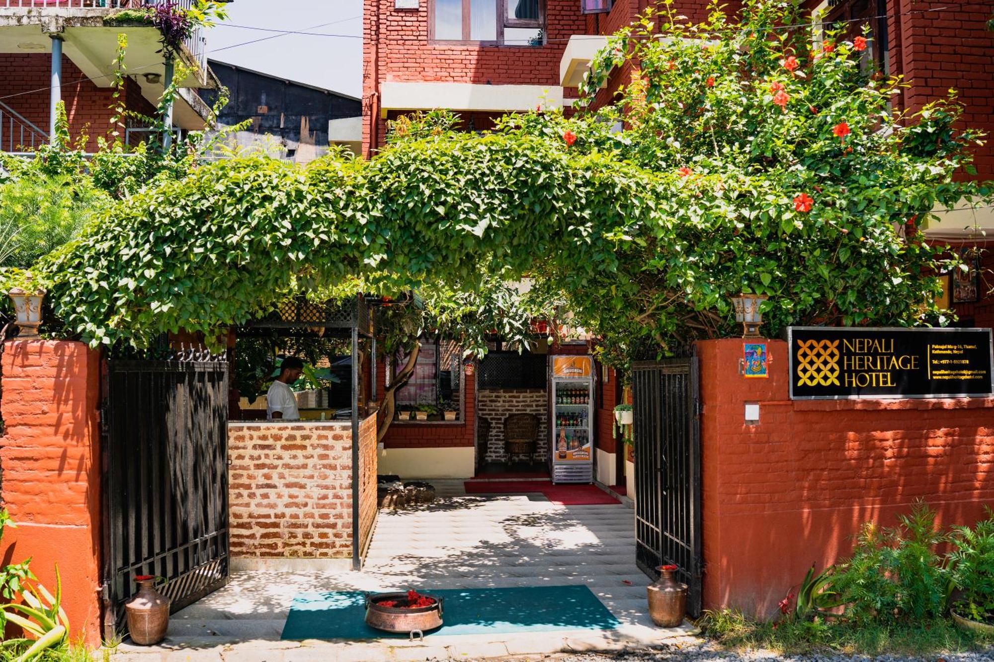 Nepali Heritage Hotel Kathmandu Buitenkant foto
