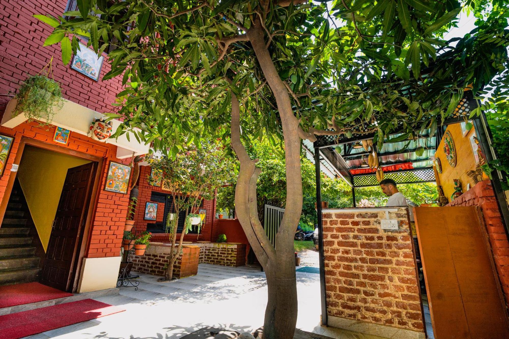 Nepali Heritage Hotel Kathmandu Buitenkant foto