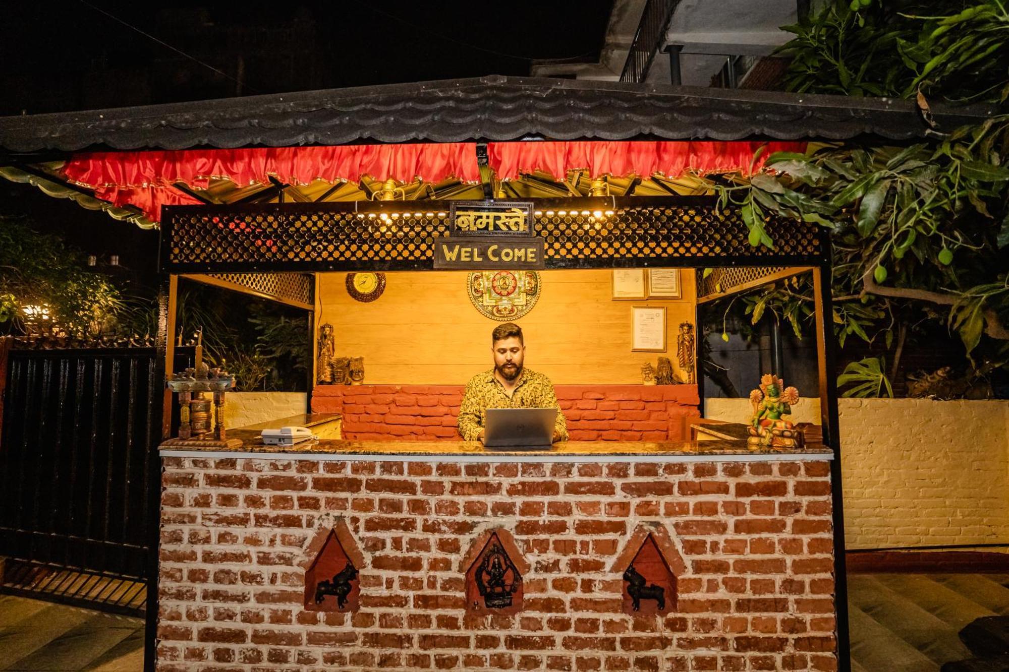 Nepali Heritage Hotel Kathmandu Buitenkant foto