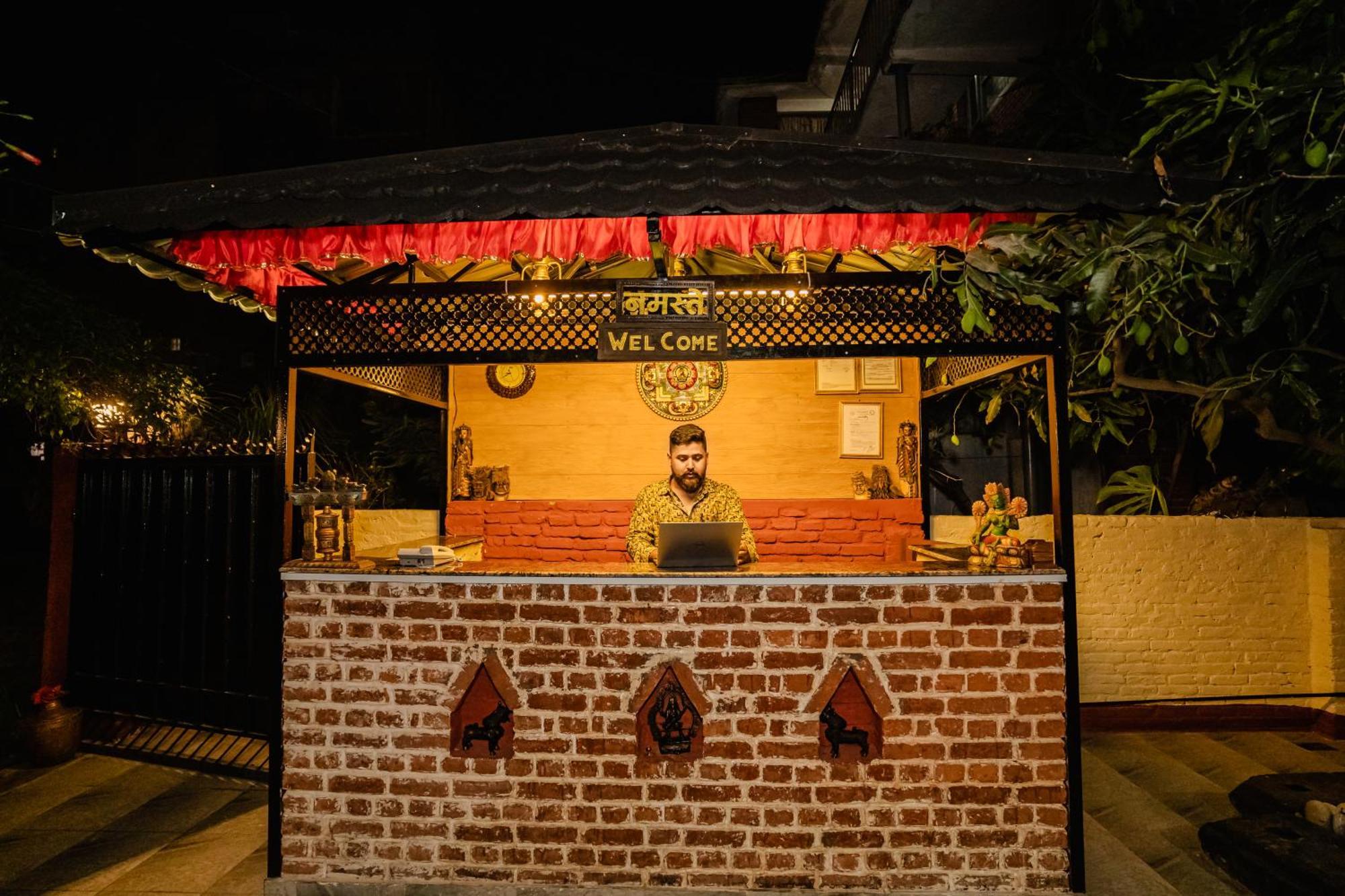 Nepali Heritage Hotel Kathmandu Buitenkant foto